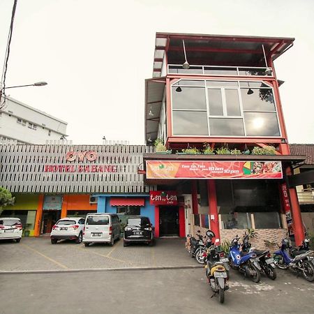 Vaccinated Staff - Oyo 352 Homestay Sabang 반둥 외부 사진