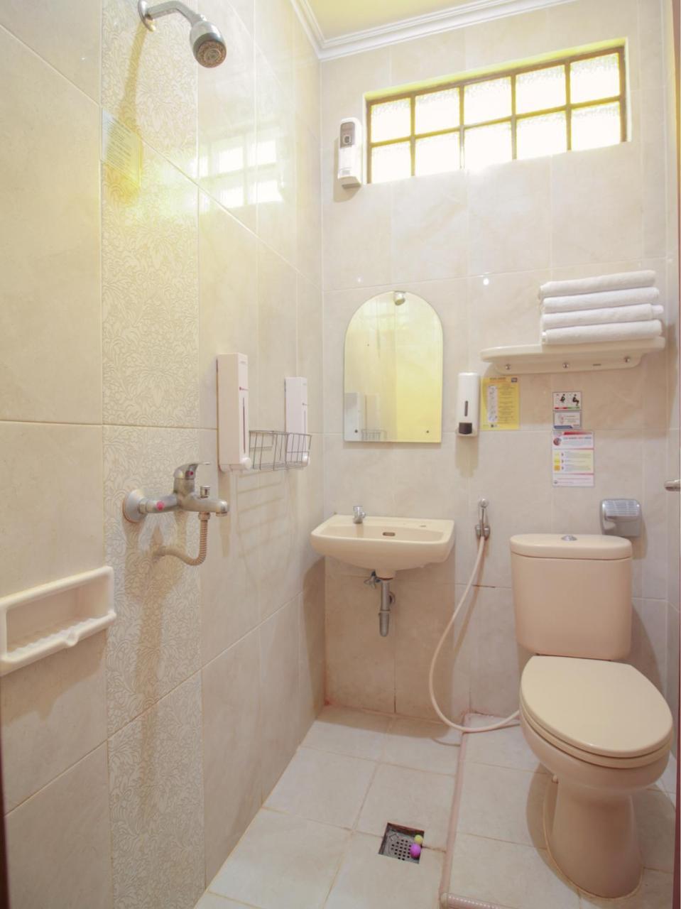 Vaccinated Staff - Oyo 352 Homestay Sabang 반둥 외부 사진
